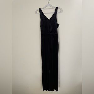 Black deep-V, faux velvet jumpsuit, keyhole back, side zip closure